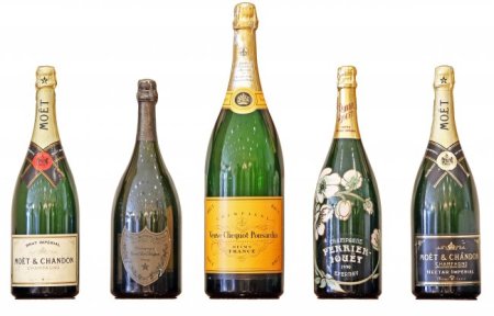 Credit to www.liveauctioneers.com